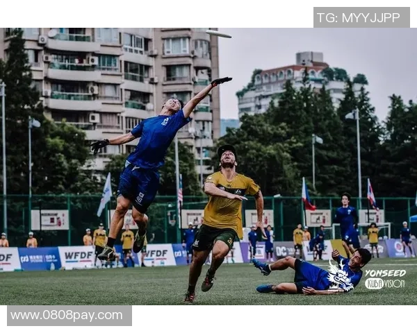 南京飞盘队在全国飞盘速度排行榜中荣获第九名展现出色竞技实力与团队精神