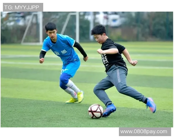 温哥华成人足球联赛：激情与友谊交织的绿茵场上演绎精彩人生